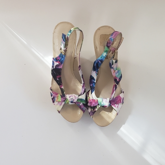 GUESS GWDELILAN Floral Wedge Sandals Size 7 - Picture 2 of 8